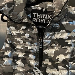 Think Royln Camo Vest Size Small